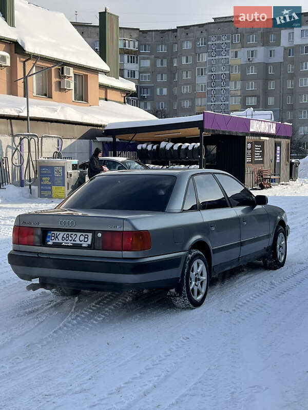 Седан Audi 100 1992 в Ровно