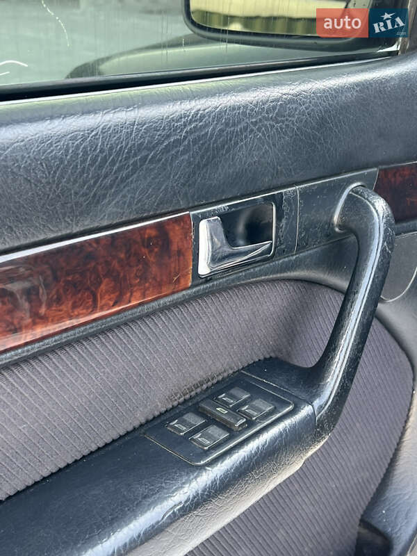 Седан Audi 100 1992 в Ровно