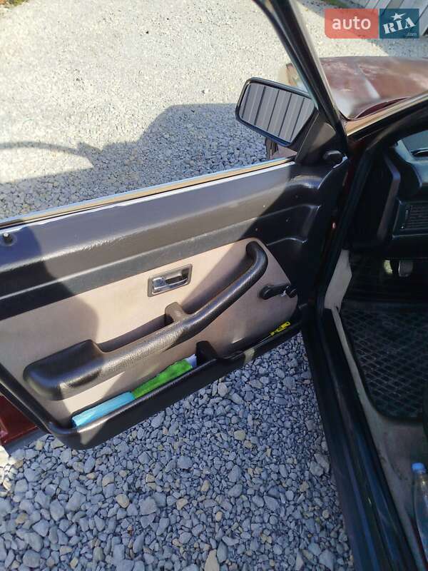 Седан Audi 100 1989 в Кельменцях