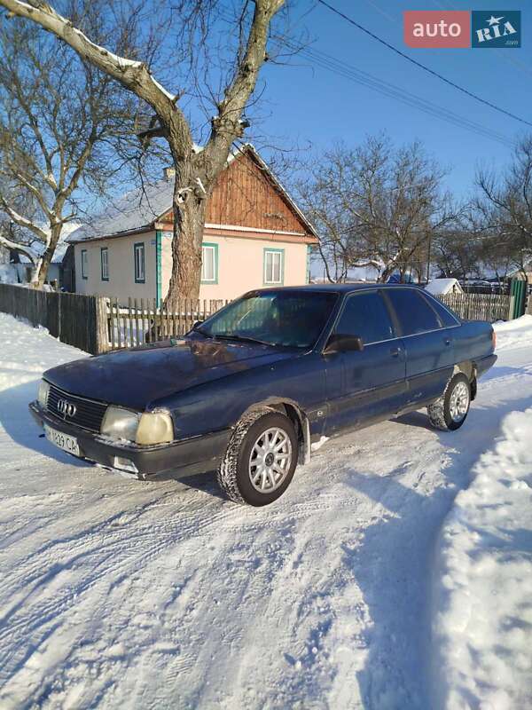 Седан Audi 100 1988 в Житомире