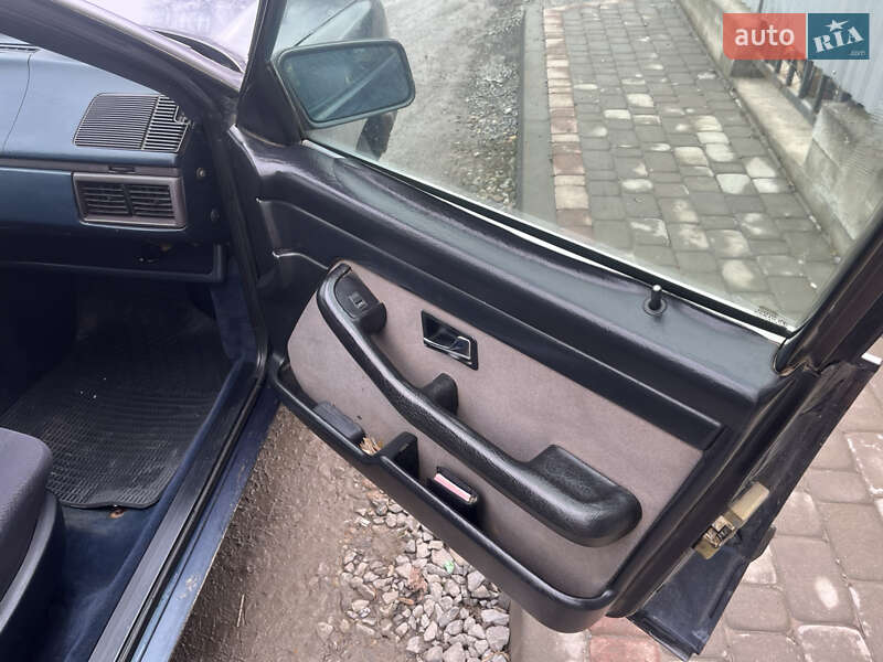 Седан Audi 100 1987 в Хотине