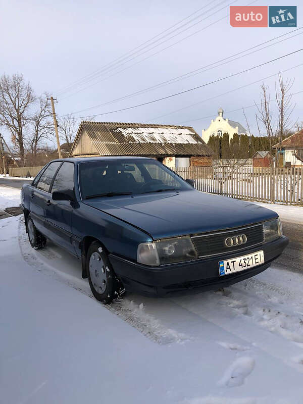 Седан Audi 100 1987 в Кицмани