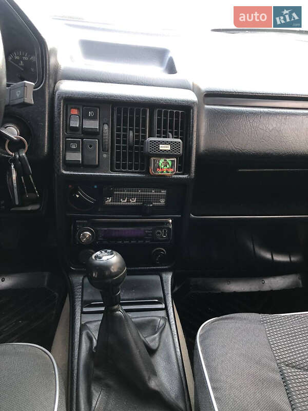 Седан Audi 100 1987 в Кицмани