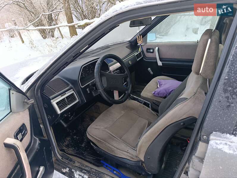 Седан Audi 100 1986 в Виннице