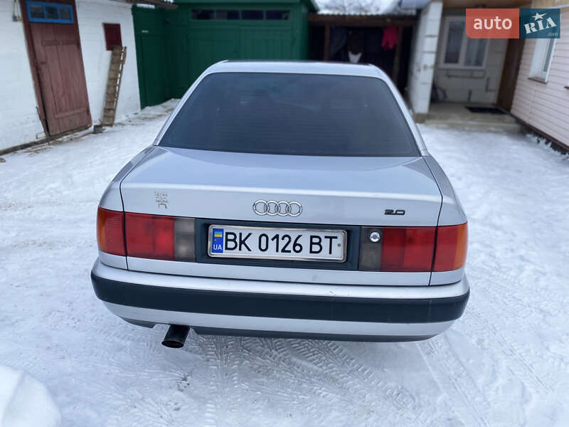 Седан Audi 100 1993 в Березному