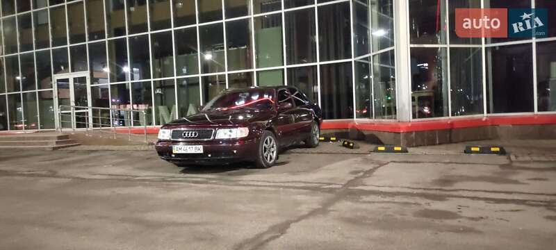 Седан Audi 100 1991 в Виннице