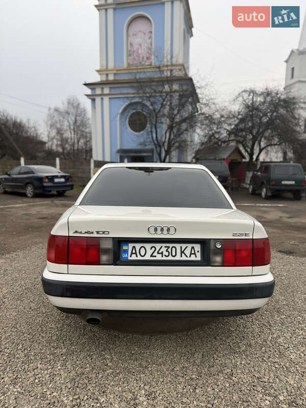 Седан Audi 100 1992 в Тячеве