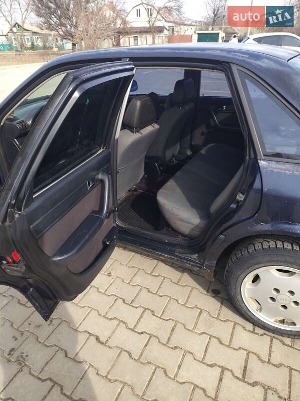 Седан Audi 100 1993 в Одессе
