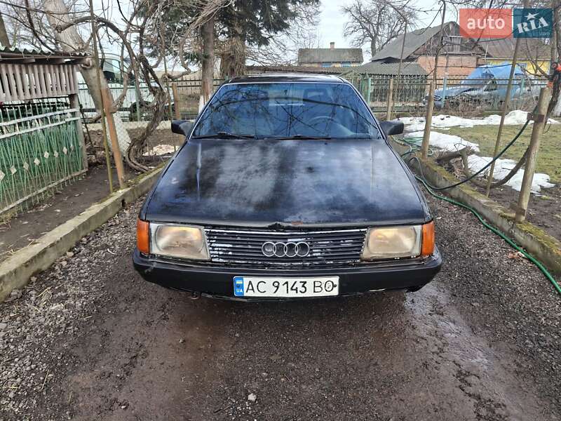 Седан Audi 100 1988 в Иваничах