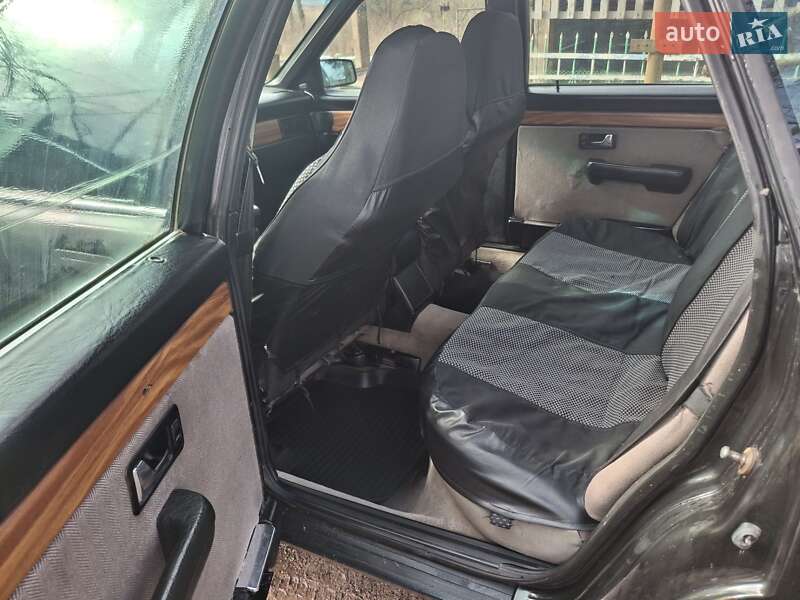 Седан Audi 100 1988 в Иваничах