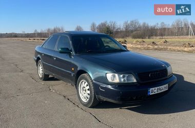 Седан Audi 100 1994 в Любешове