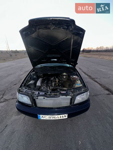 Седан Audi 100 1994 в Любешові