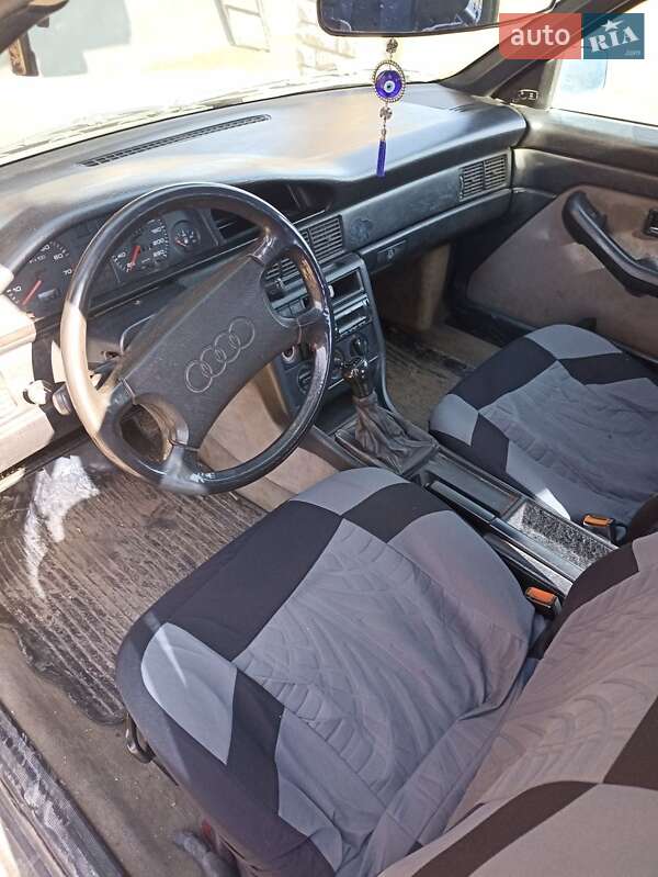 Седан Audi 100 1989 в Нововолинську