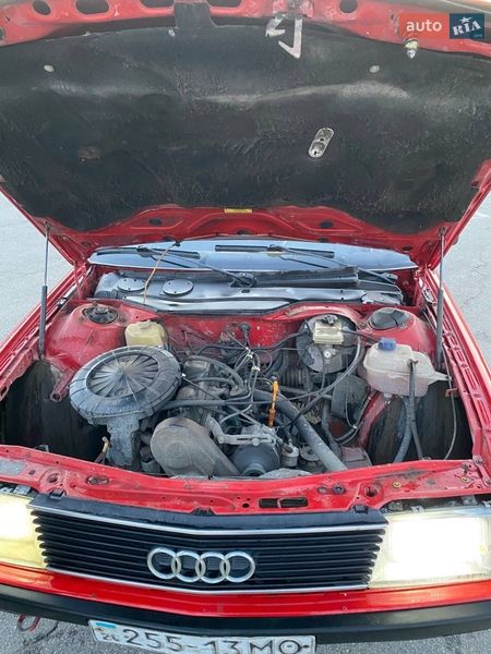 Седан Audi 100 1989 в Чернівцях
