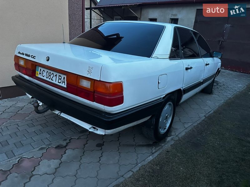Audi 100 1986 Audi 100 1986