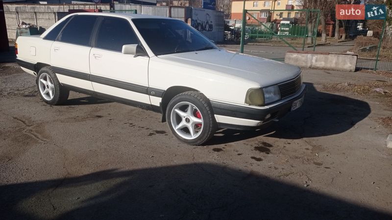 Седан Audi 100 1986 в Рівному