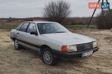 Седан Audi 100 1983 в Ровно