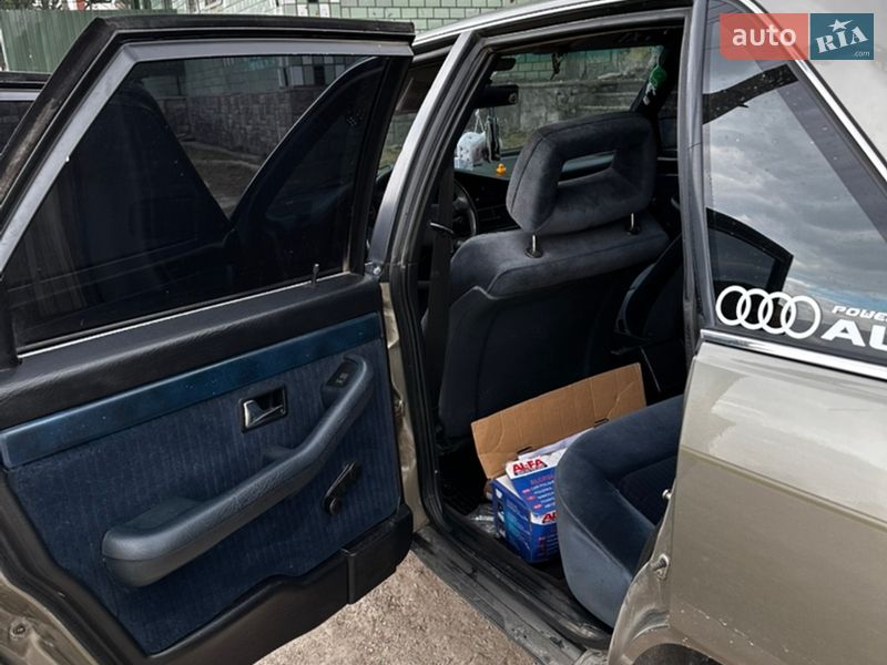 Седан Audi 100 1989 в Чорткове