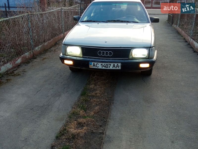 Седан Audi 100 1990 в Володимирі