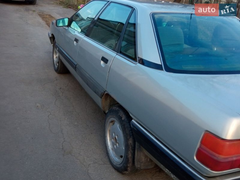 Седан Audi 100 1990 в Володимирі