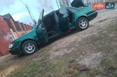 Седан Audi 100 1992 в Милій