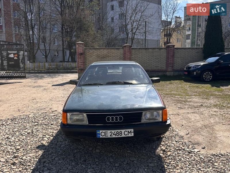Седан Audi 100 1985 в Самборі