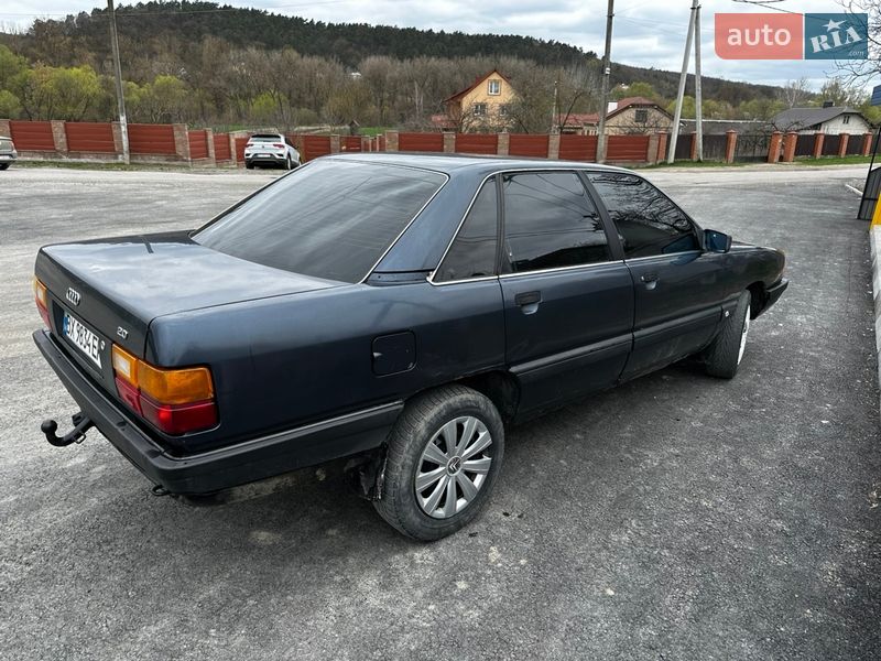 Седан Audi 100 1989 в Чорткове