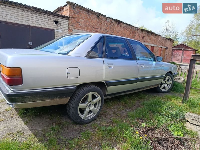 Седан Audi 100 1990 в Луцьку