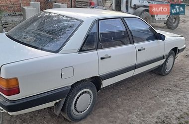 Седан Audi 100 1986 в Чорткові
