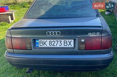 Седан Audi 100 1993 в Березному