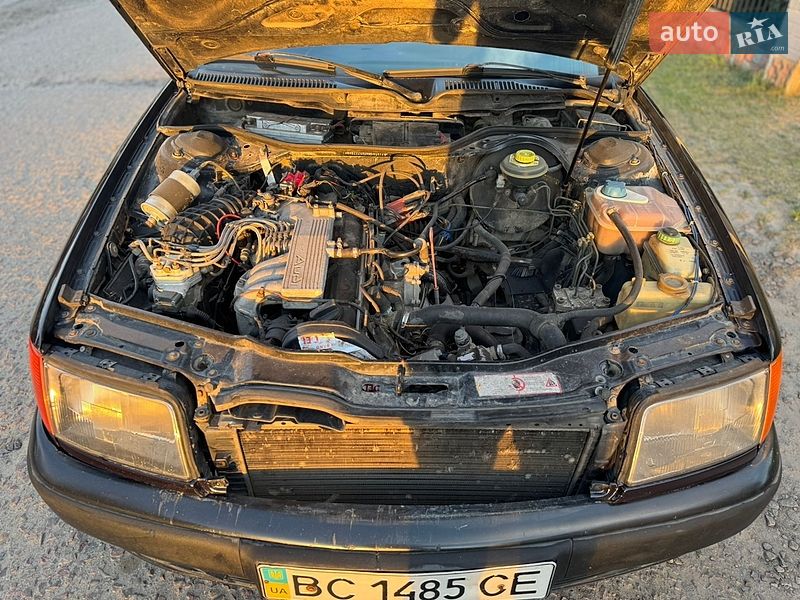 Седан Audi 100 1991 в Жовкві