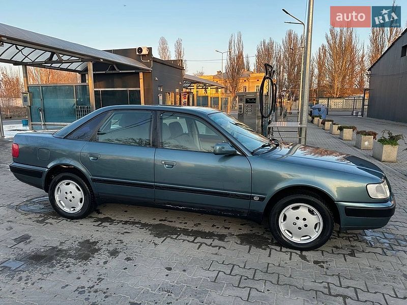 Седан Audi 100 1991 в Одессе