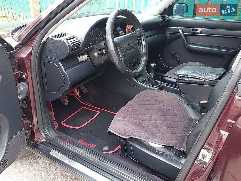 Седан Audi 100 1993 в Лугинах