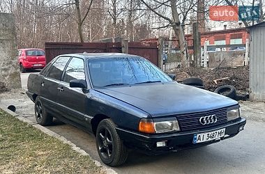 Седан Audi 100 1985 в Ровно
