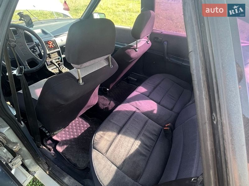 Седан Audi 100 1983 в Нововолынске