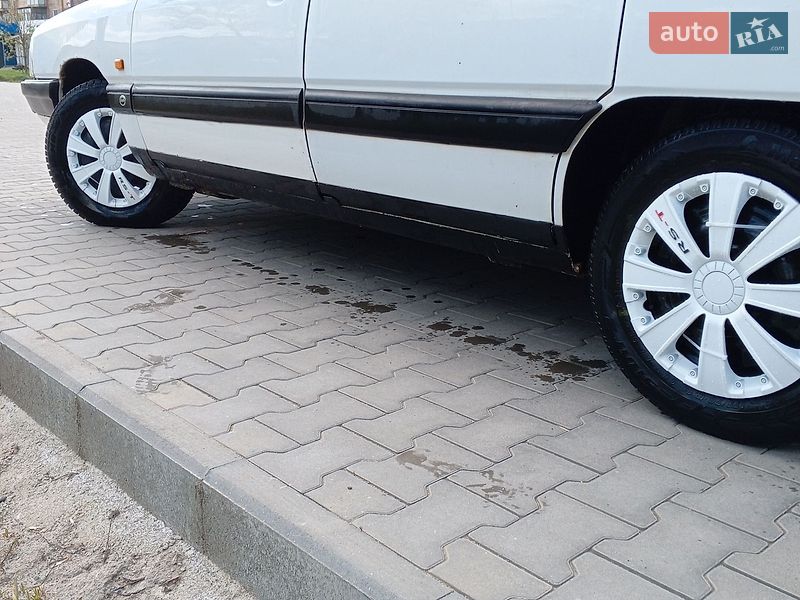 Седан Audi 100 1989 в Ватутіному