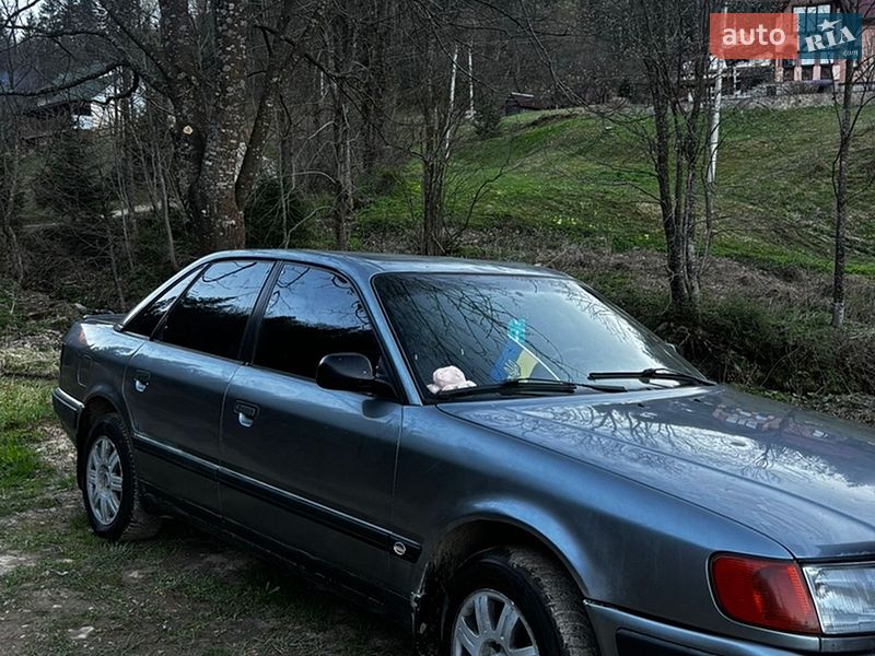 Седан Audi 100 1992 в Яремче