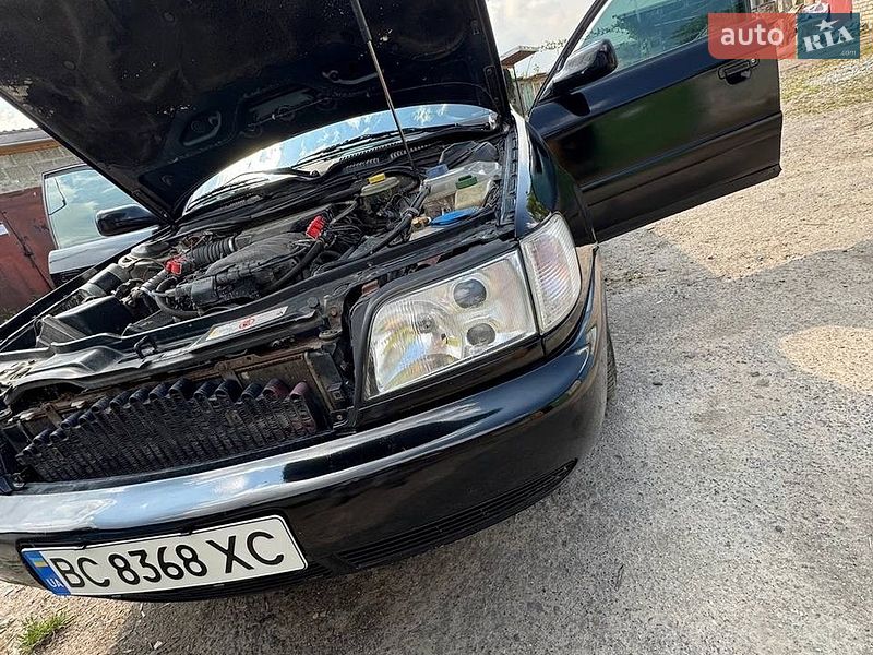 Седан Audi 100 1991 в Городке