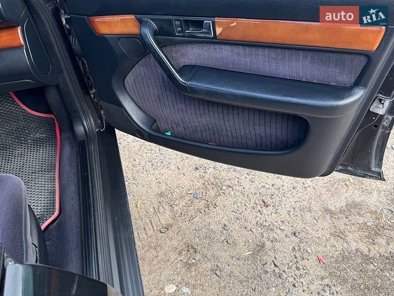 Седан Audi 100 1991 в Городке