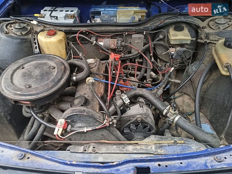 Седан Audi 100 1978 в Немирове