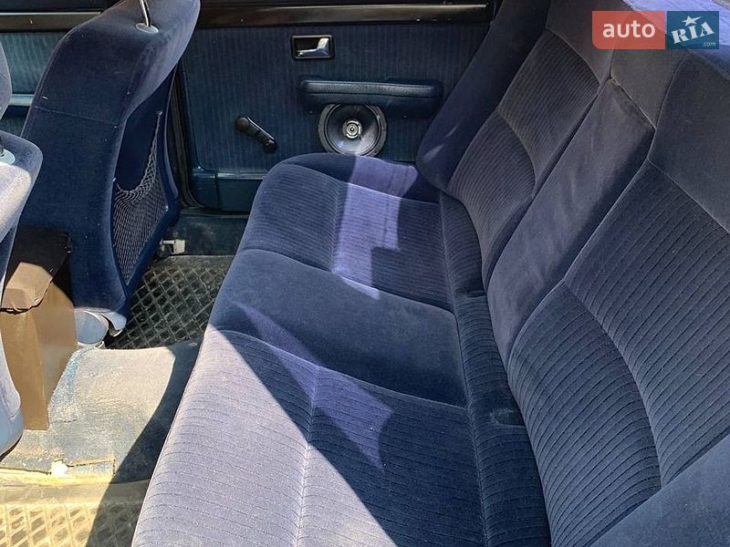 Седан Audi 100 1990 в Львові