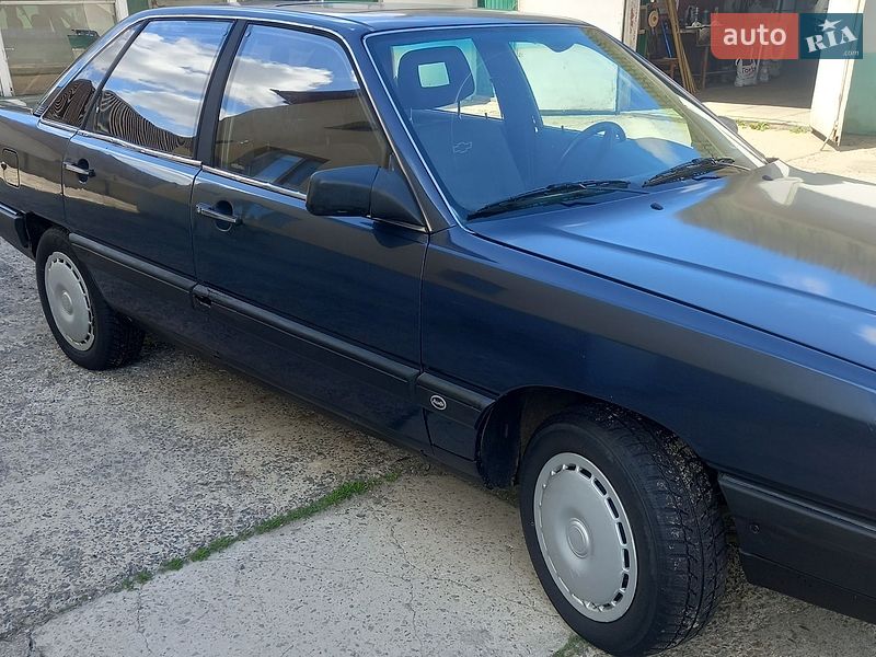 Седан Audi 100 1987 в Бродах