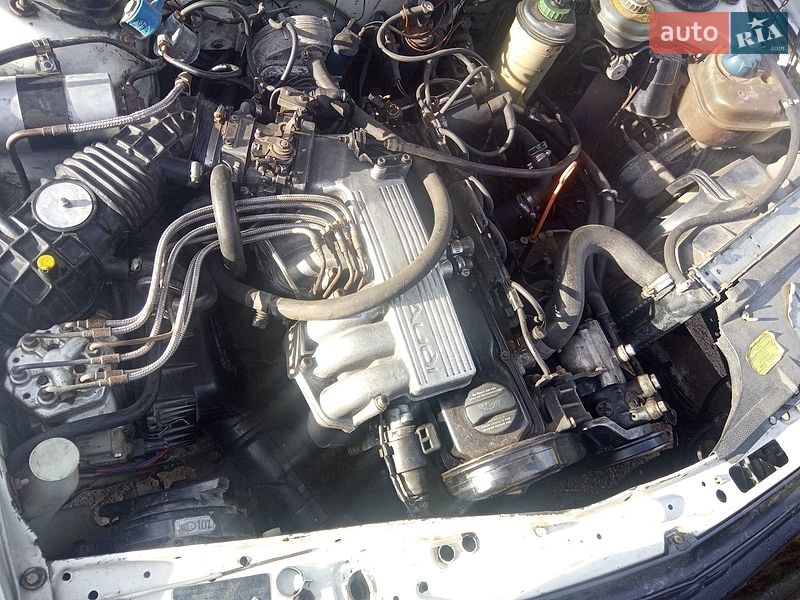 Седан Audi 100 1990 в Залещиках