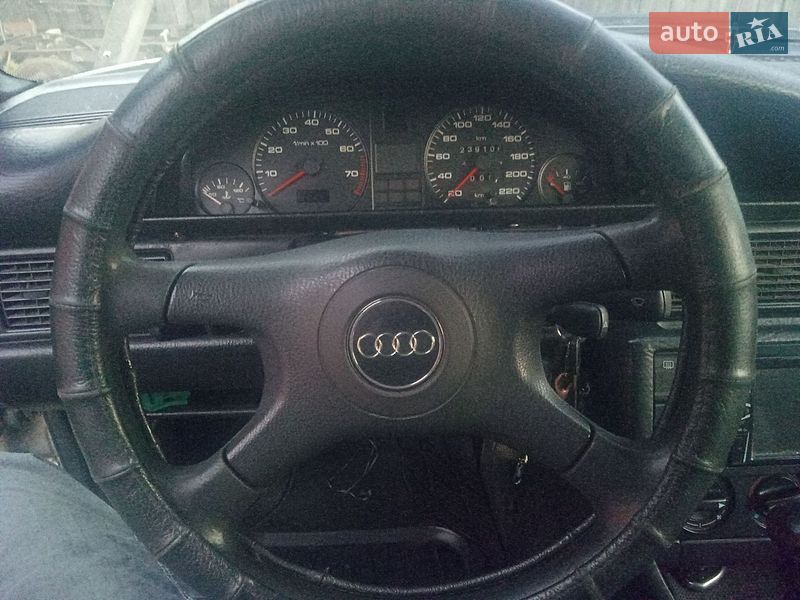Седан Audi 100 1990 в Залещиках