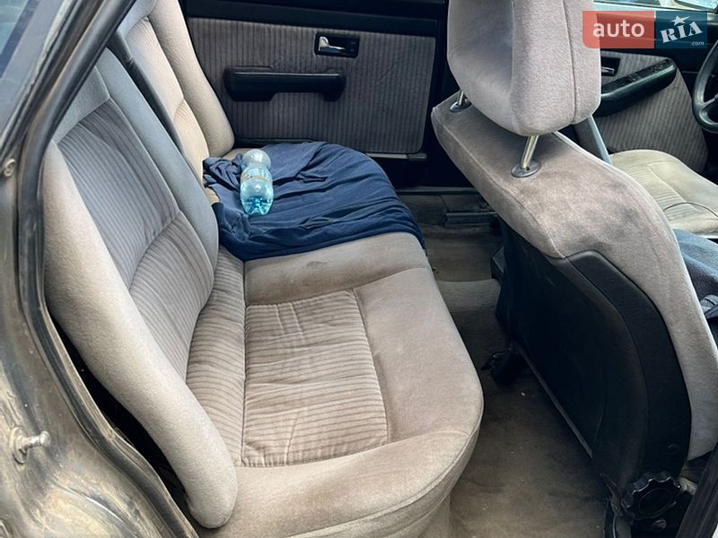 Седан Audi 100 1988 в Костополе