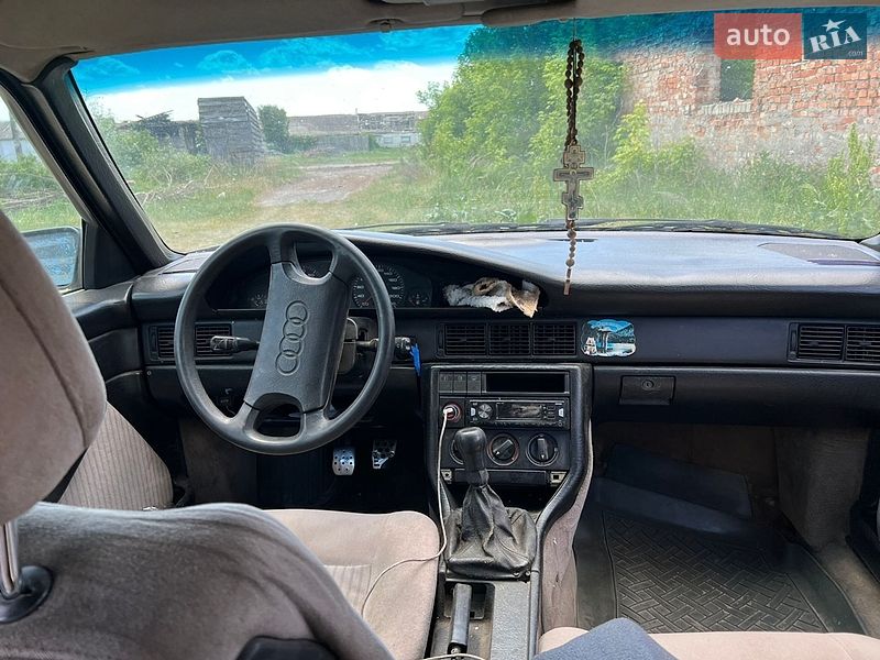 Седан Audi 100 1988 в Костополе