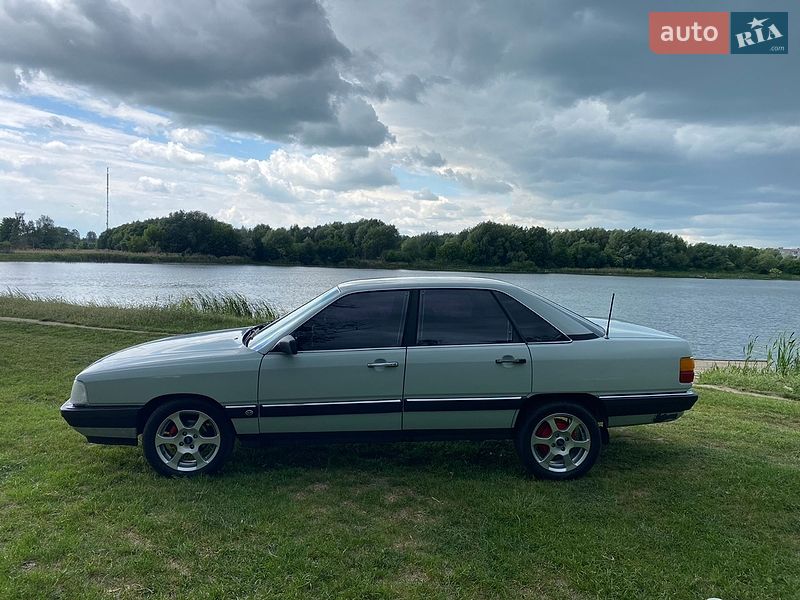 Audi 100 1983