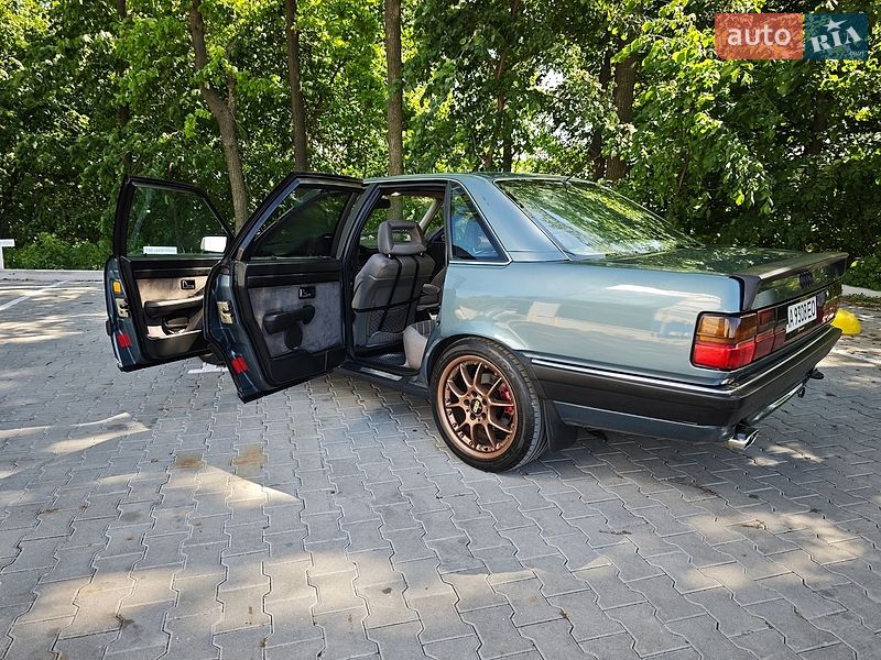 Седан Audi 100 1990 в Києві