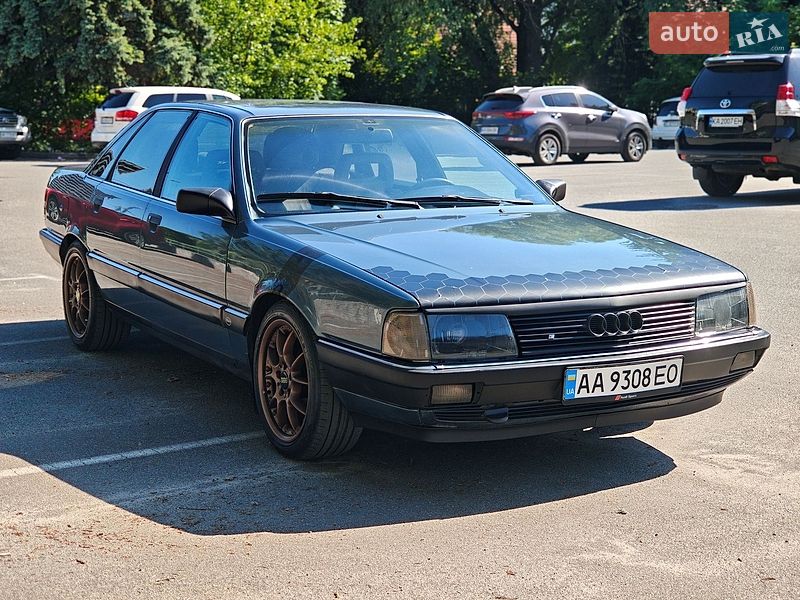 Седан Audi 100 1990 в Києві