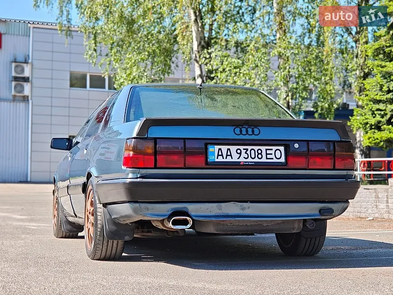 Audi 100